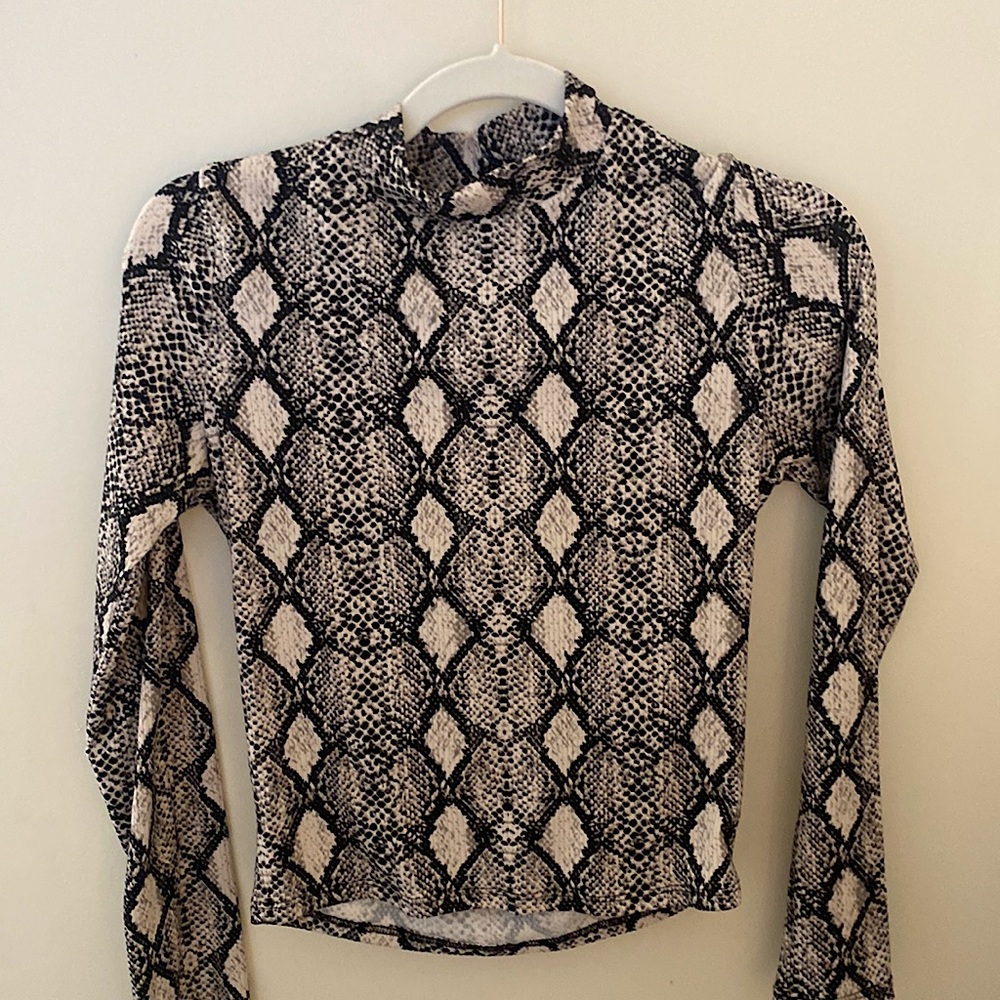 Snake print long sleeve turtleneck shirt size S